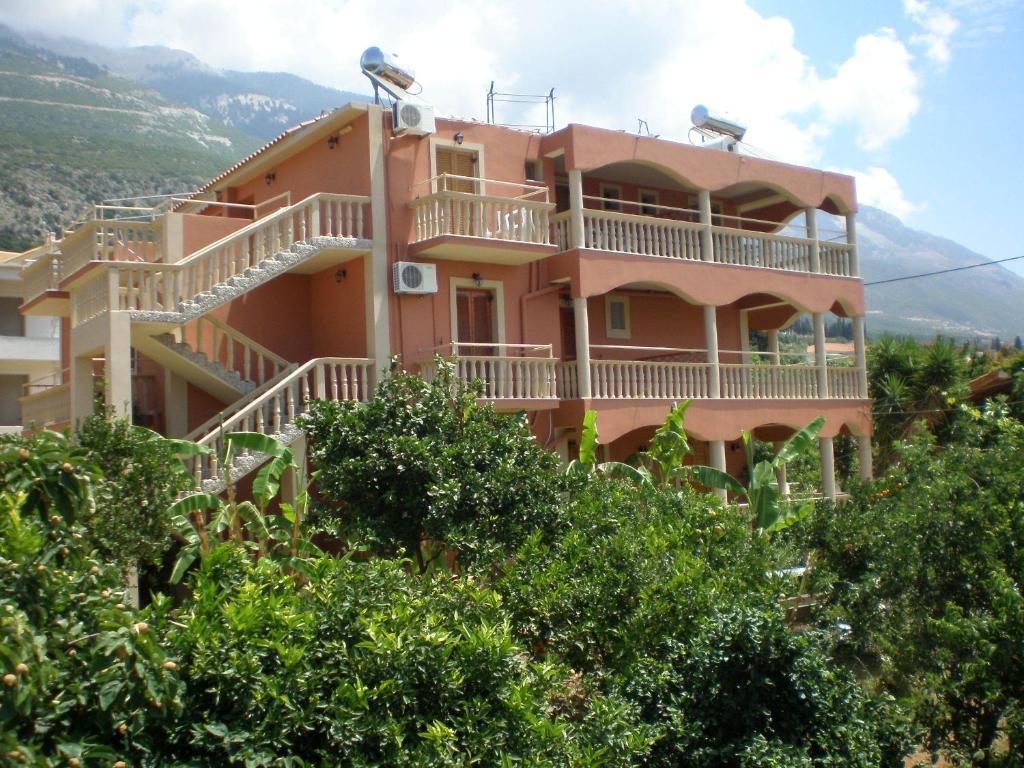 Marinos Studios At Lourdata Village Luaran gambar